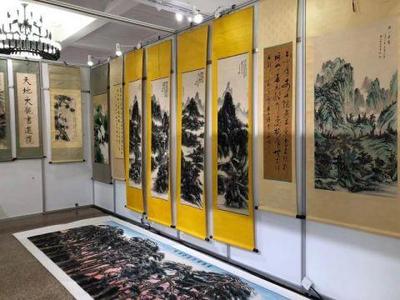 新工美集中亮相 計算機系統(tǒng)服務賦能全國工藝美術與創(chuàng)新設計博覽會